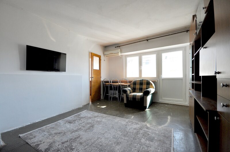 Militari 3 min. metrou Lujerului garsoniera 40 mp decomandata bloc din 1989